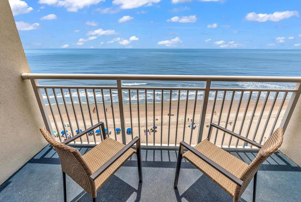 Stylish 1BR Newly Renovated Sandy Beach Escape House in Myrtle Beach