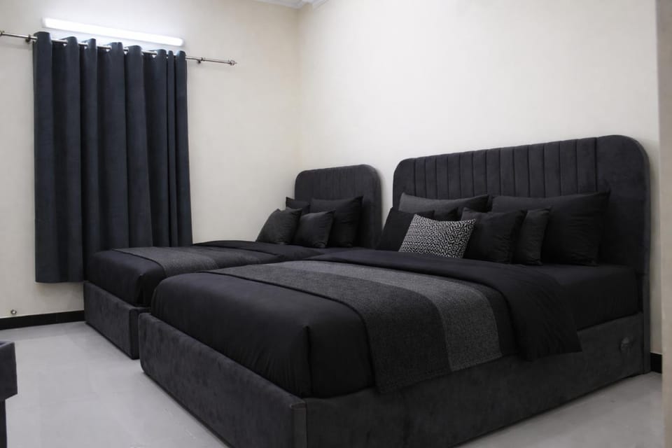 Bed, Living room, Seating area, Bedroom