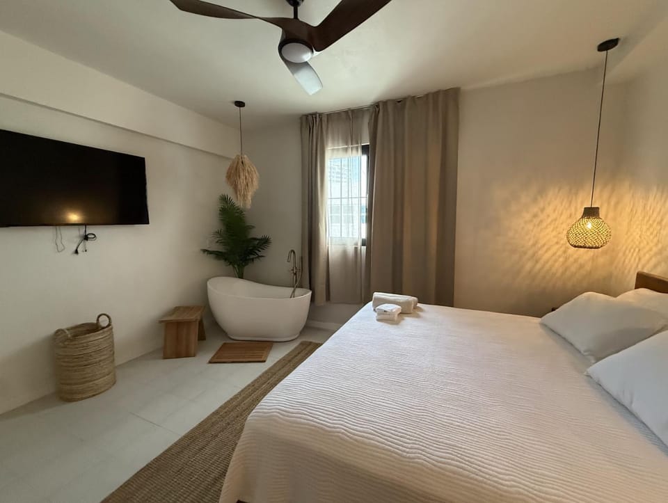 Family Suites at Ocean Park Beach Club Bed and Breakfast in San Juan