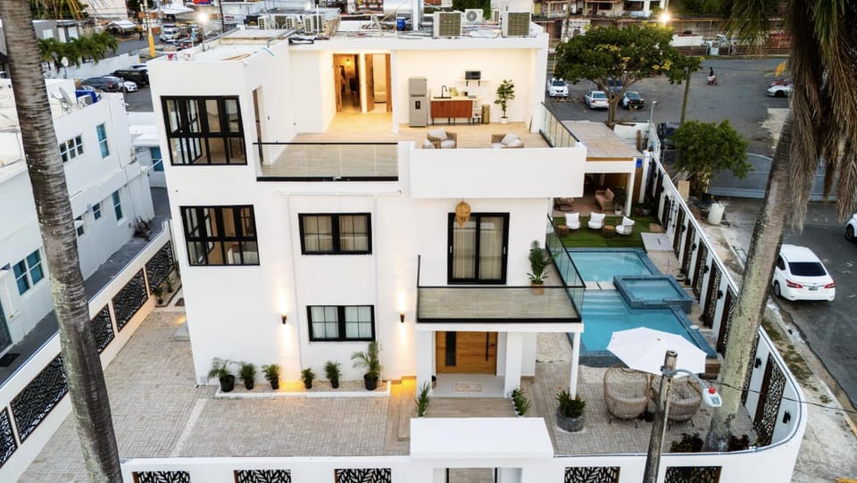 Family Suites at Ocean Park Beach Club Bed and Breakfast in San Juan