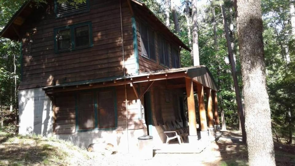 5-RAVENS ROOST - Historic Five Points Lake Hamilton House in Hot Springs