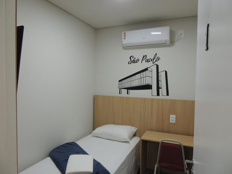 Bedroom, air conditioner