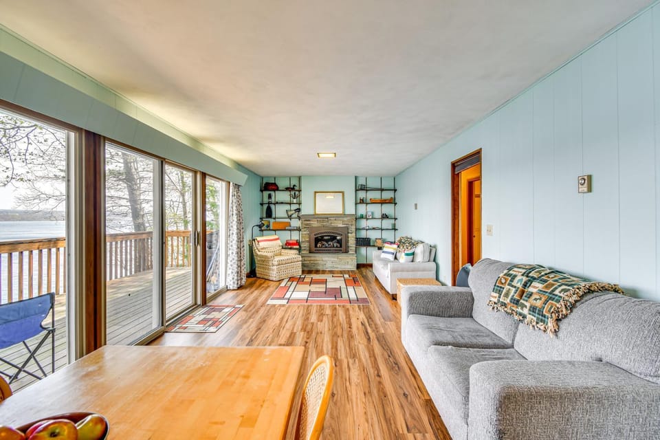 < 1 Mi to State Park: Trumansburg Cottage w/ Deck! House in Cayuga Lake