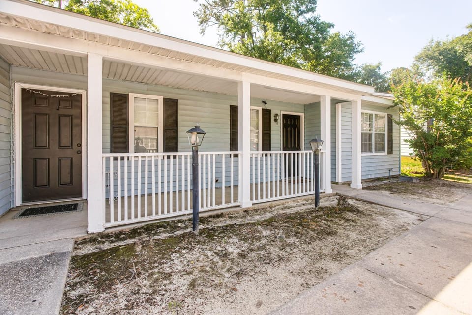 9 Mi to Moody AFB: Newly Updated Condo Near Dining House in Valdosta
