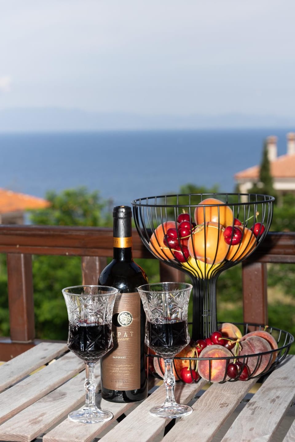 Day, Natural landscape, View (from property/room), Balcony/Terrace, Food and drinks, Dining area, Food, Sea view, Drinks, Alcoholic drinks