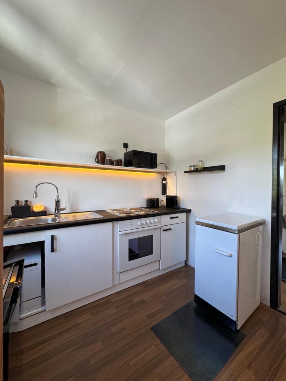 Kitchen or kitchenette, oven, stove