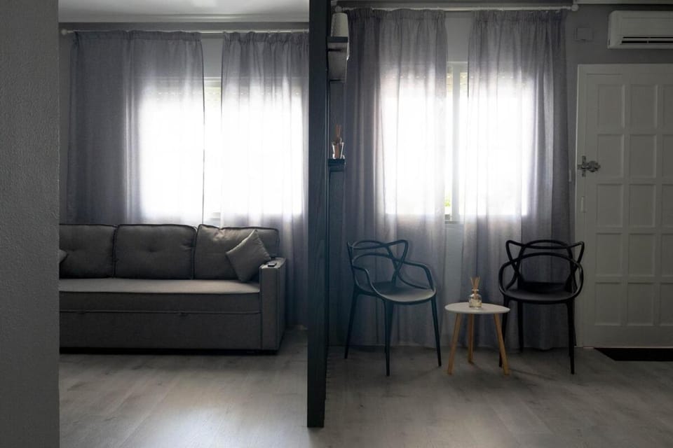 Living room, Seating area, air conditioner
