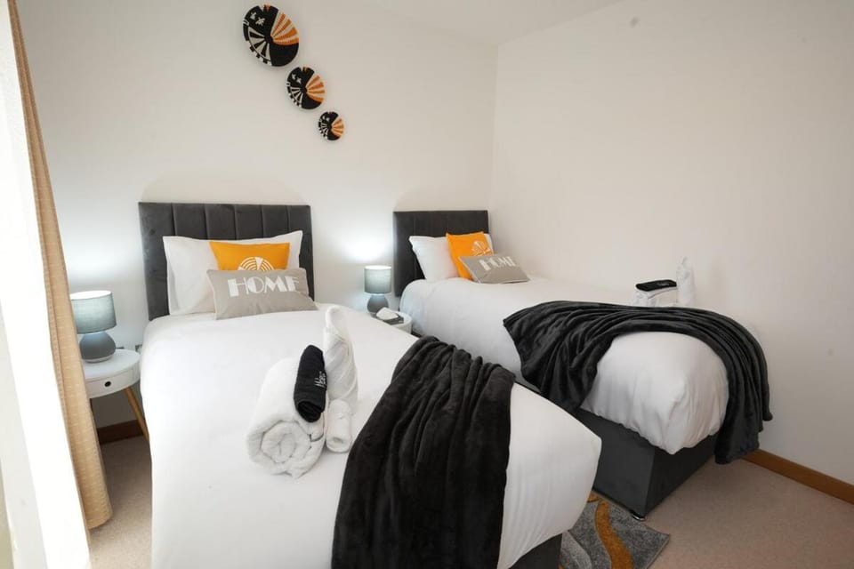 Elegant 2 BdRM Apartment-Caldecotte, Milton Keynes Apartment in Aylesbury Vale