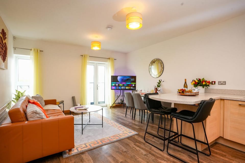 Elegant 2 BdRM Apartment-Caldecotte, Milton Keynes Apartment in Aylesbury Vale