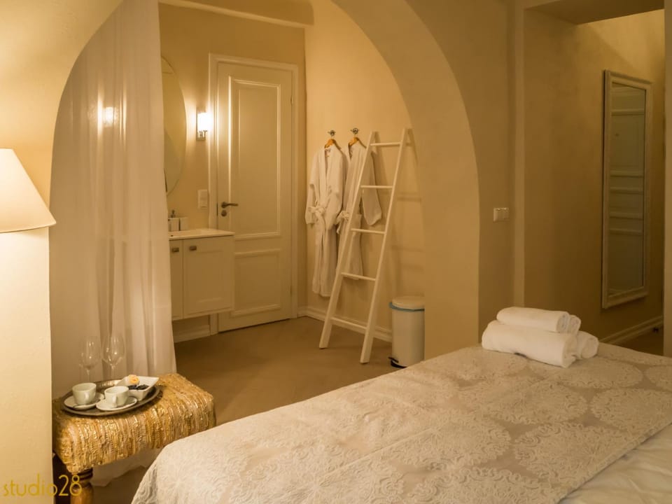 Bathroom, Bedroom