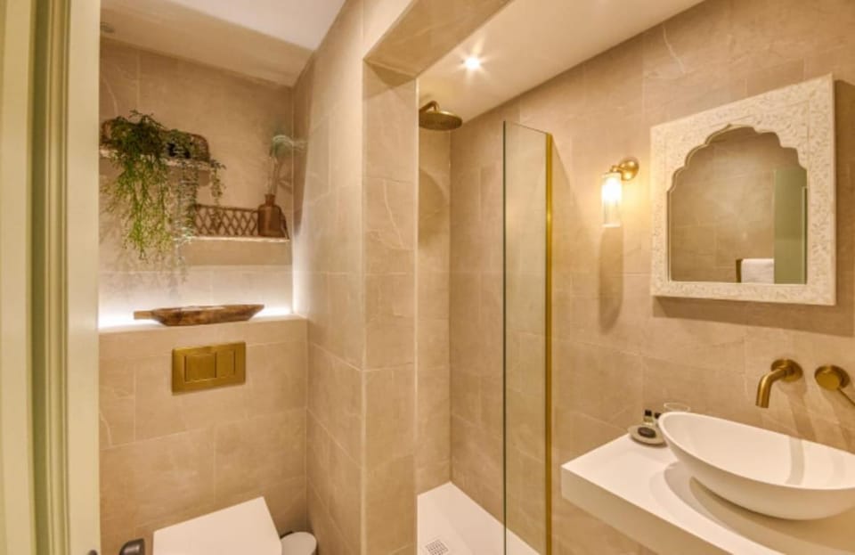 The Salt House - sleeps 12 & 3 mins to beach House in Weymouth