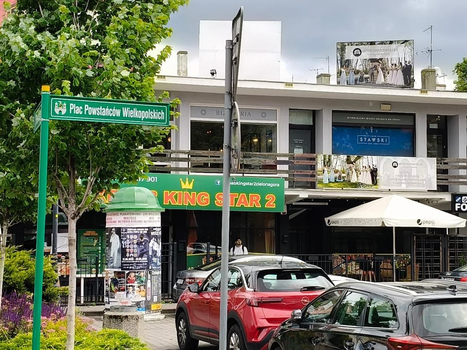 Street view, Quiet street view, Parking
