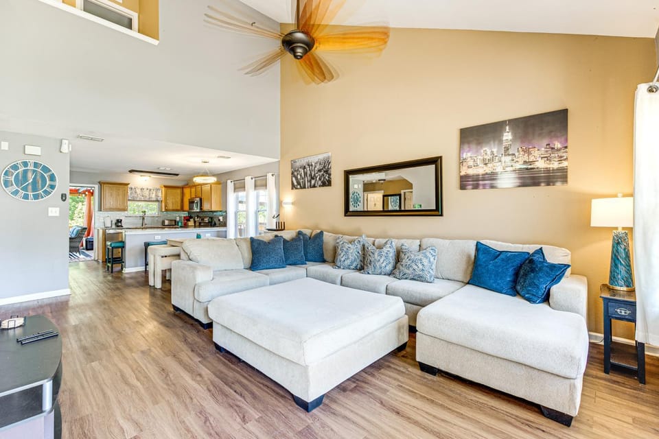 4 Mi to FSU: Family Home w/ Pool & Yard 75-inch TV House in Tallahassee