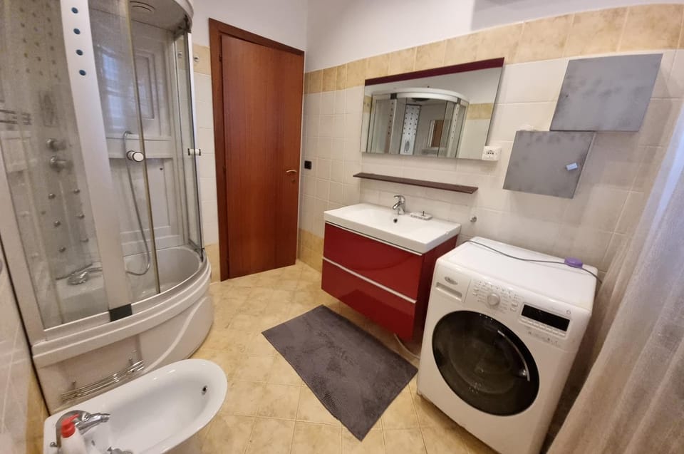 Shower, Toilet, Bathroom, washing machine