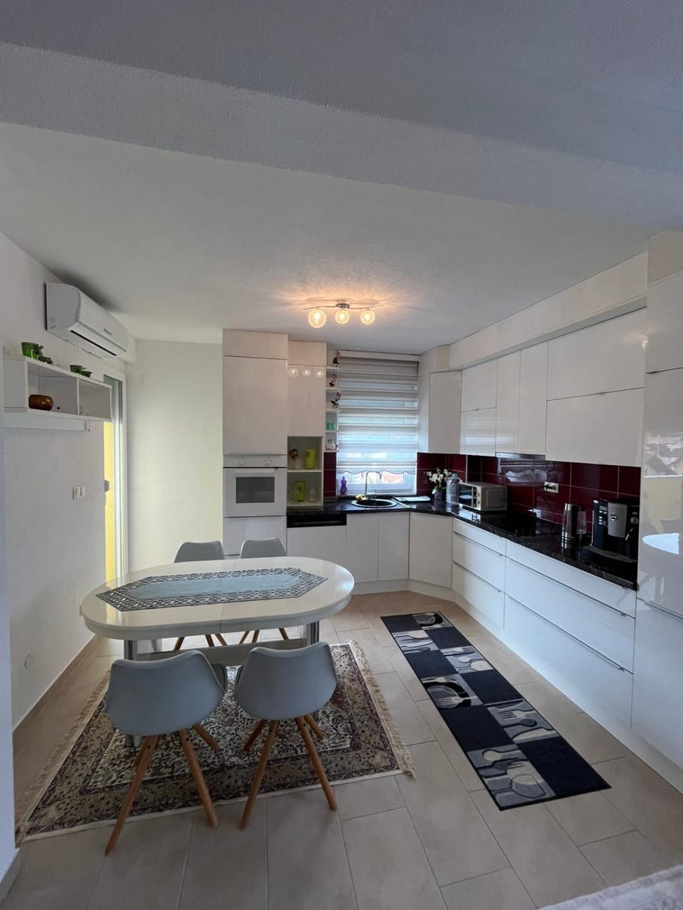 Kitchen or kitchenette, Dining area, dishwasher, oven, stove