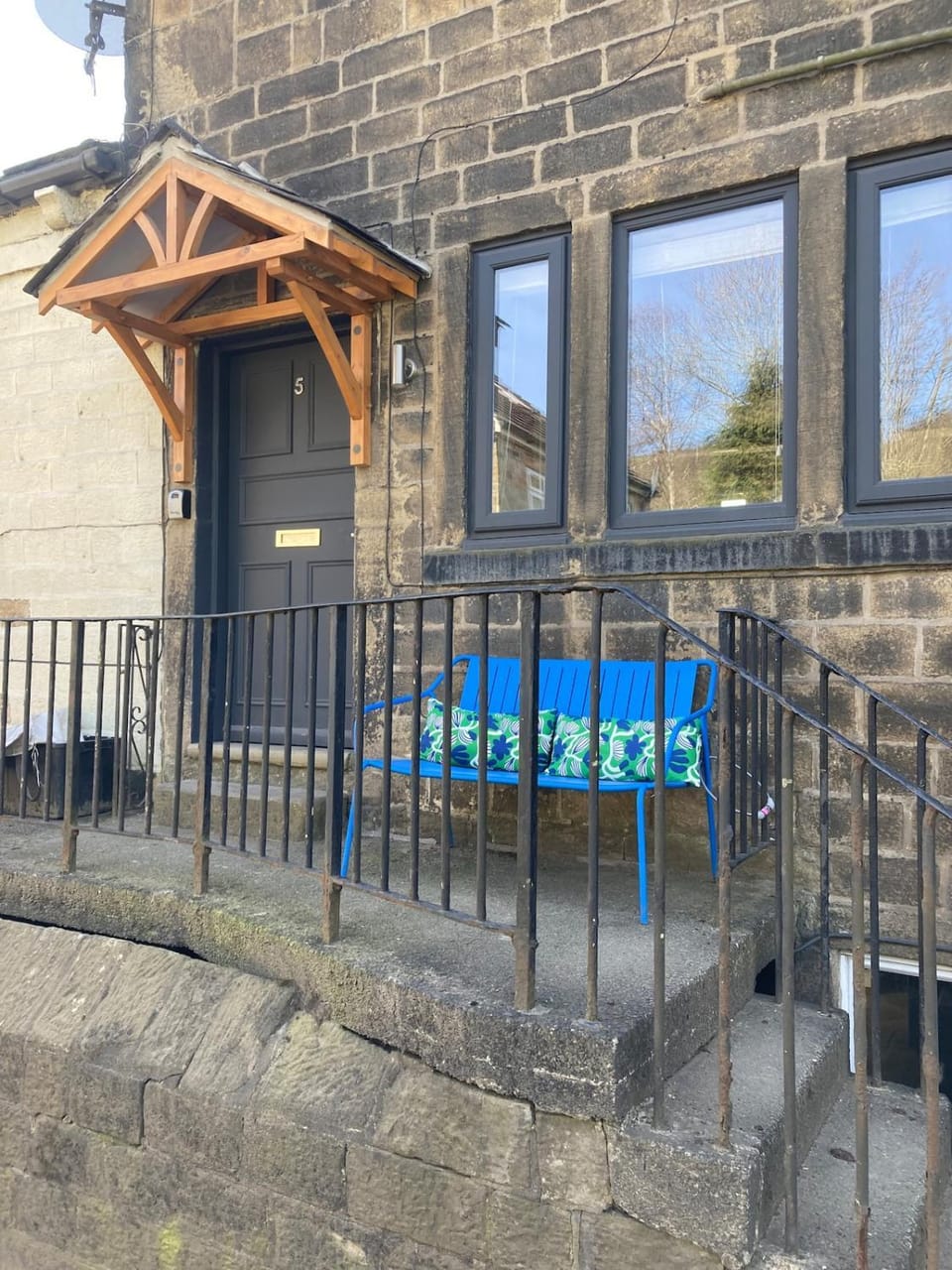 Hebden Bridge Riverside Cottage House in Hebden Bridge