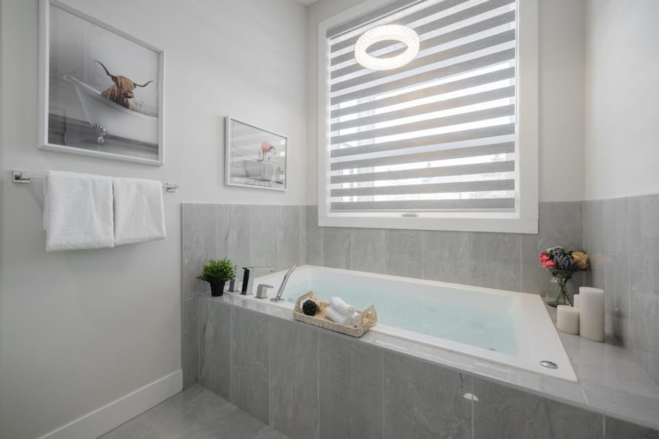 Bathroom, Bath, towels