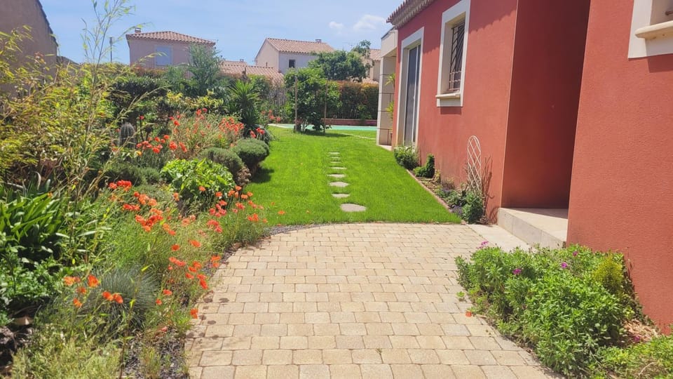 Chambre d'hôte dans une maison cosy Vacation rental in Arles