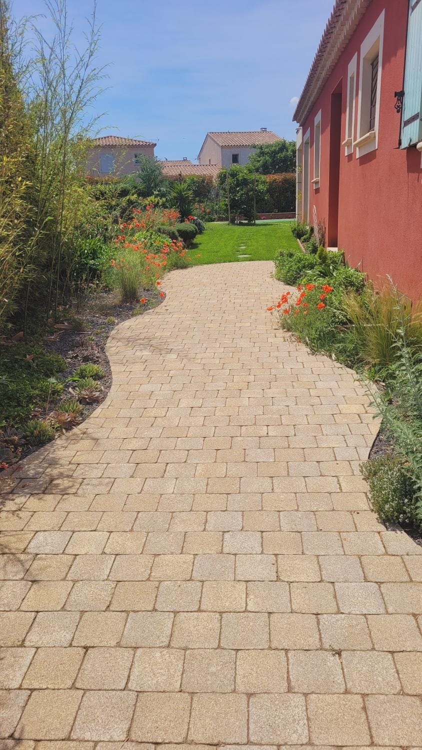 Chambre d'hôte dans une maison cosy Vacation rental in Arles