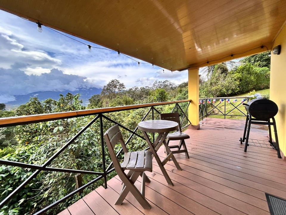 Balcony/Terrace, Mountain view