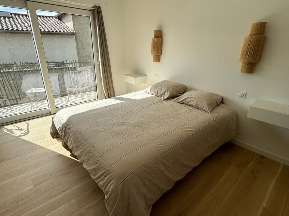 Villa Cosy - 5 Chambres 4 Salle de bains Piscine Villa in Auvergne-Rhône-Alpes