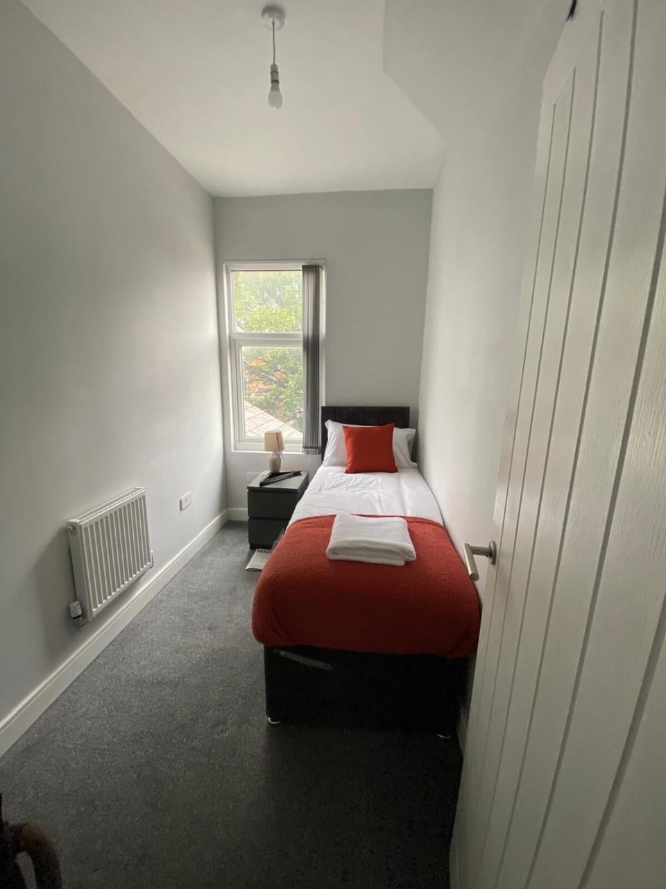 Convenient 4 Bed Coventry Centre House in Coventry