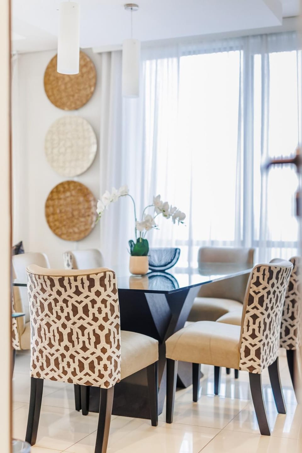 Seating area, Dining area