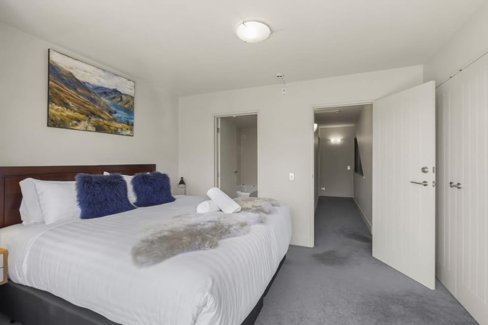 Alpine Village 23 - 2 bed with lake views Apartment in Queenstown