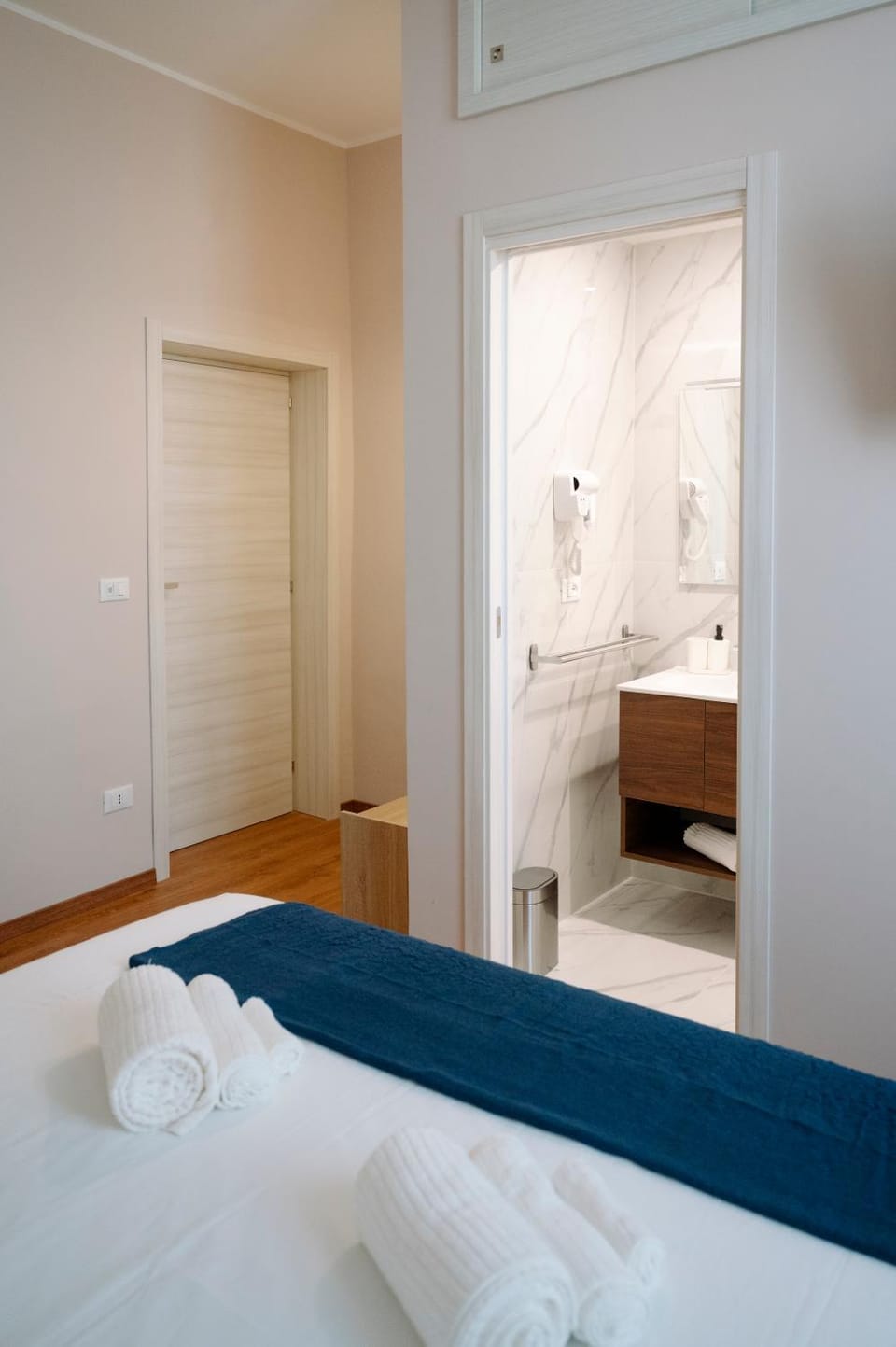 Seating area, Bedroom