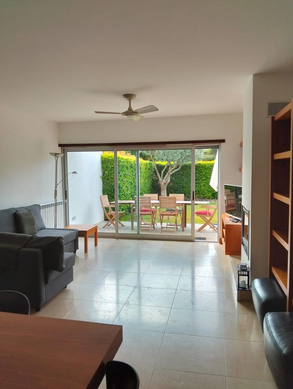 Living room, Dining area, fireplace