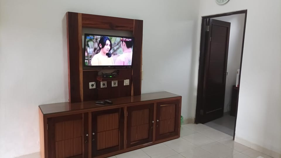 Beruk Angis Guest House & Kost Bed and Breakfast in Indonesia