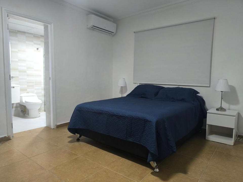 Bed, Photo of the whole room, Bedroom, air conditioner