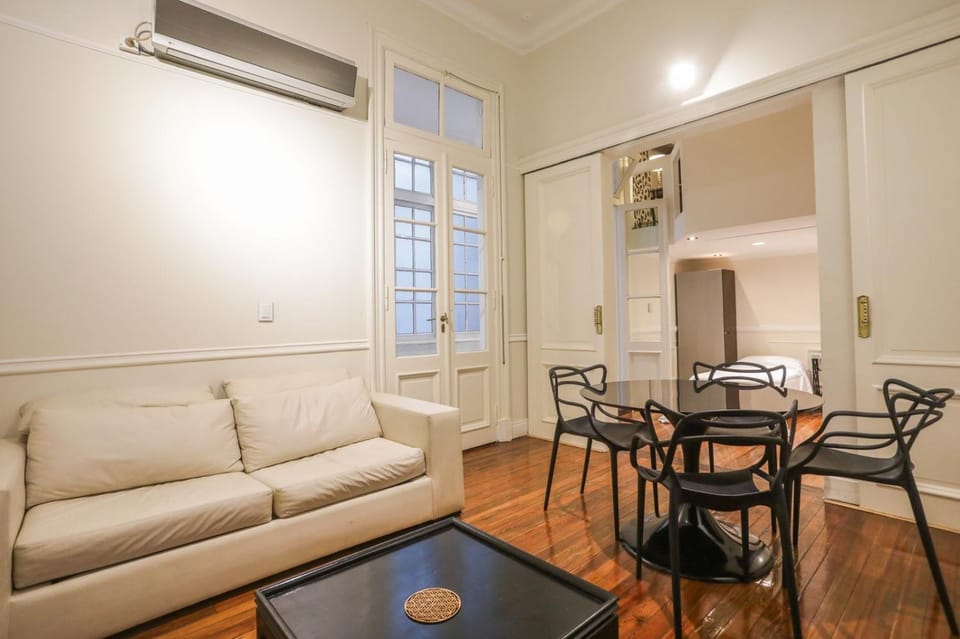 Living room, Seating area, Dining area, air conditioner