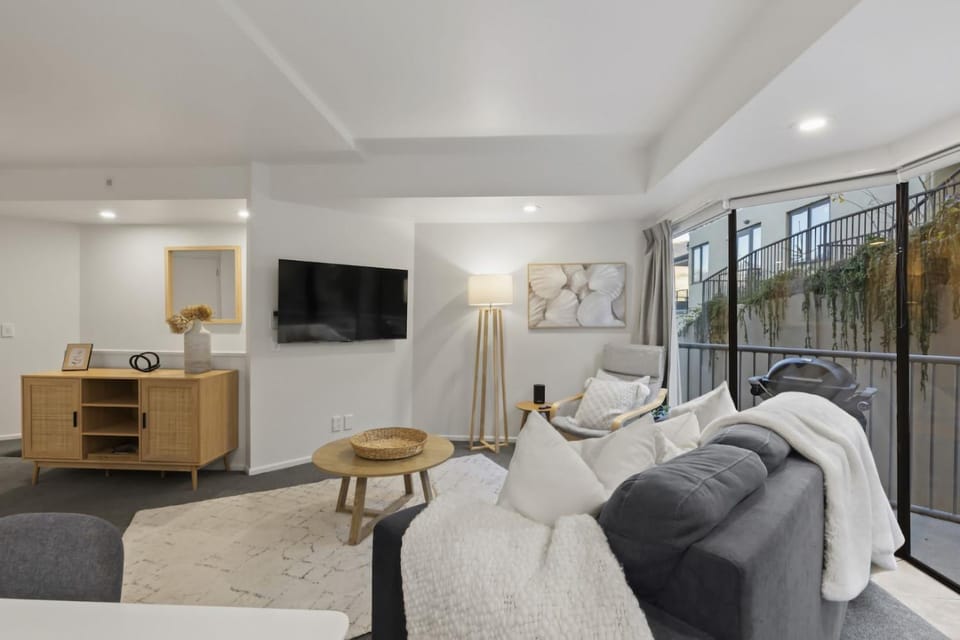 Serenity on the Esplanade - walk to town Apartment in Queenstown