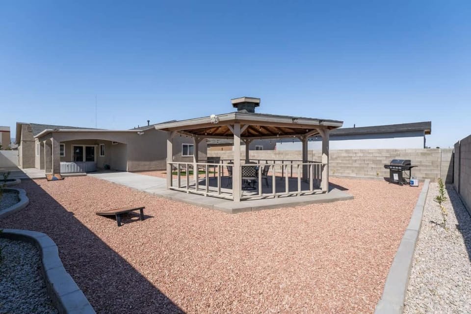 Vegas Retreat with Hot Tub & Game Room House in North Las Vegas