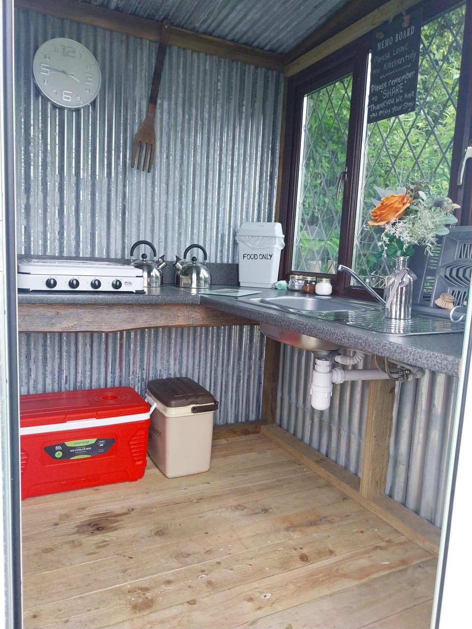 Kitchen or kitchenette