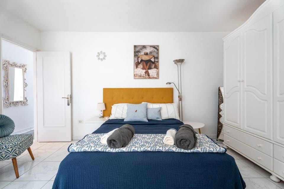 Bed, Photo of the whole room, Bedroom, towels, wardrobe