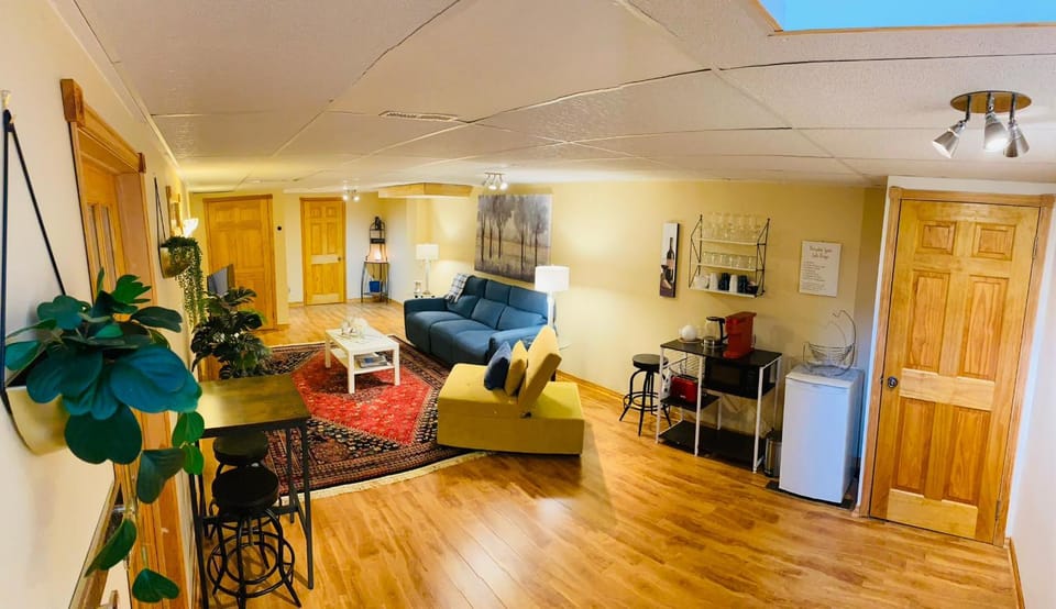 Country Roads Dwelling Apartment in Burlington