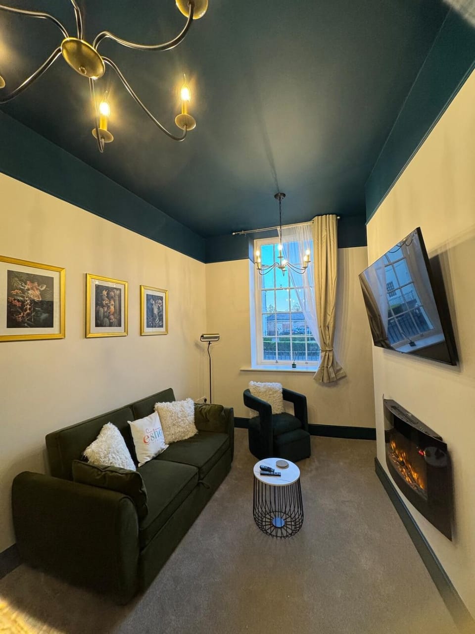 Newly refurbished, 2BD, 1Bath, Free Parking, Central Apartment in Gloucester