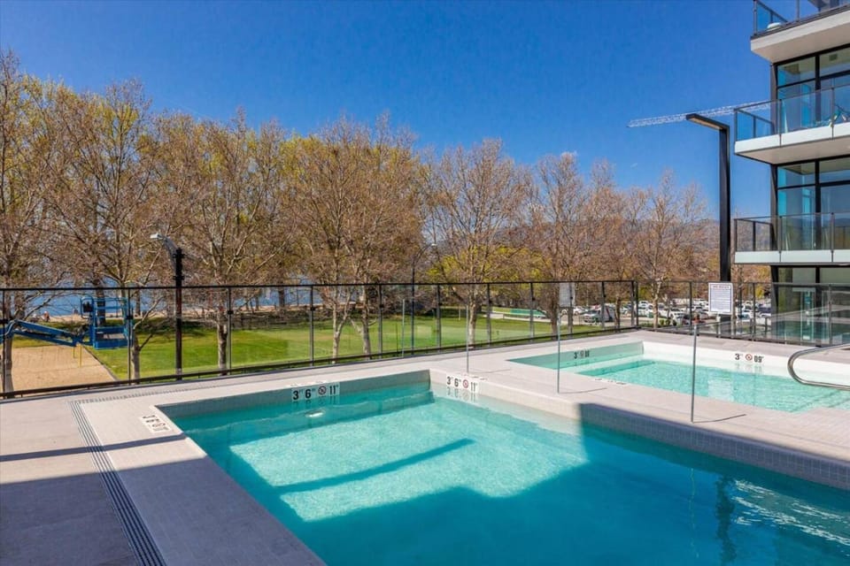 Gyrobeachescape House in Kelowna