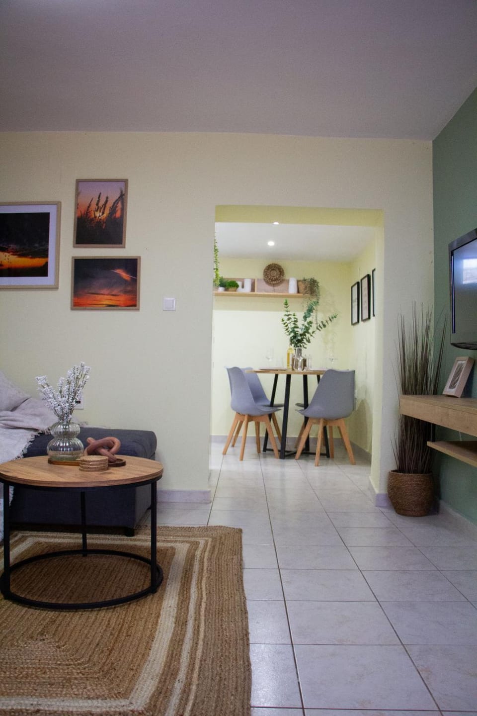 Living room, Seating area