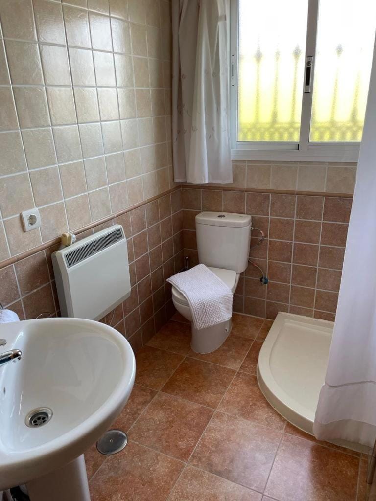 Toilet, Bathroom, towels