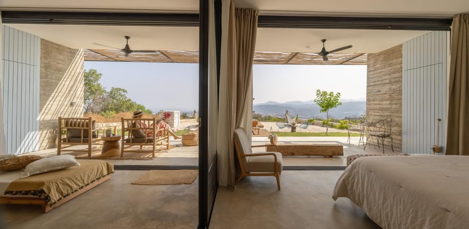 Property building, View (from property/room), View (from property/room), City view, Garden view