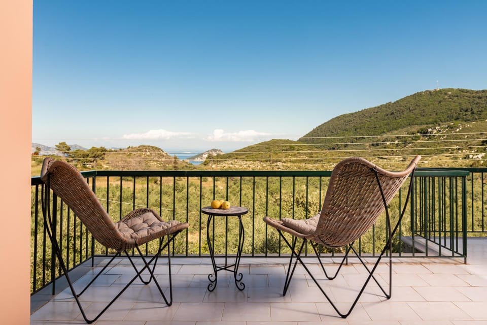 Natural landscape, Balcony/Terrace, Mountain view