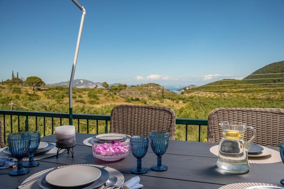 Balcony/Terrace, Dining area, Mountain view, Sea view
