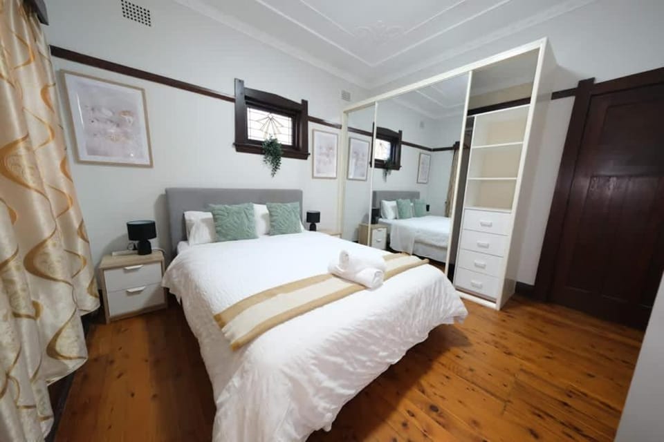 Sydney concord 4 Bed 3 bath close Burwood House in Sydney