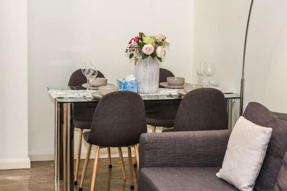 Sydney Concord Modern 2 bedroom sleeps 6 guests House in Sydney