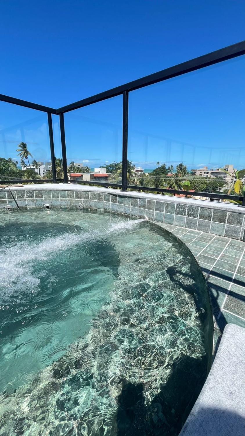 Hot Tub, Swimming pool