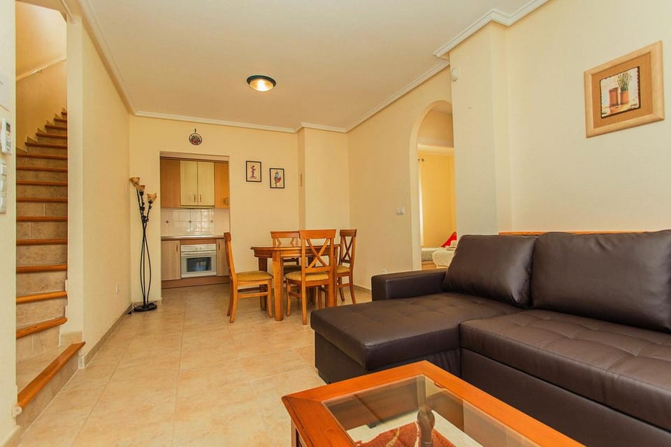 025 Sunny Oasis Apartment - Alicante Holiday Apartment in Torrevieja