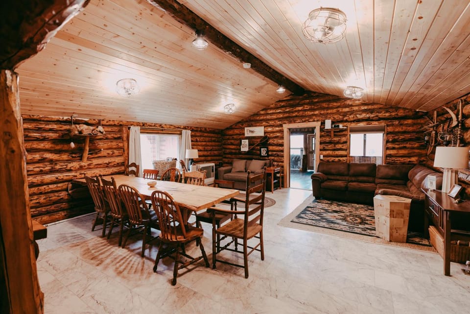 Living room, Dining area